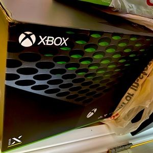 XBOX SERIES X 1TB AND ELITE SERIES 2 REMOTE CONTROL